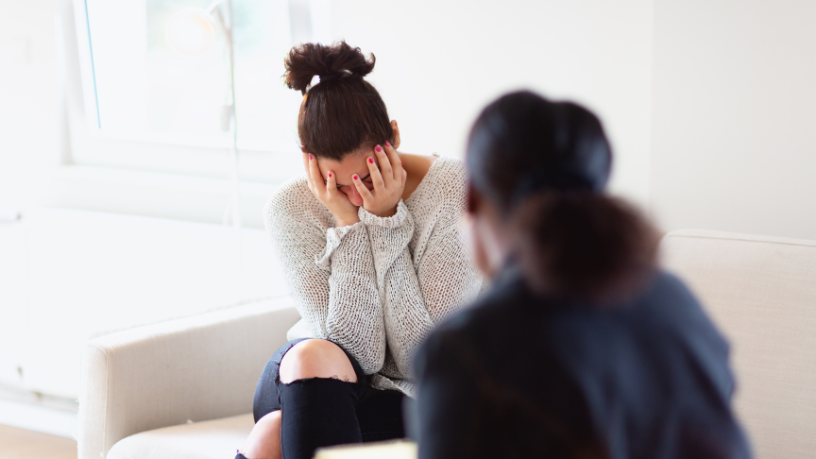 Entenda a relação entre alimentação e saúde mental no processo de adaptação a partir da visão de Alexandre Costa Pedrosa.