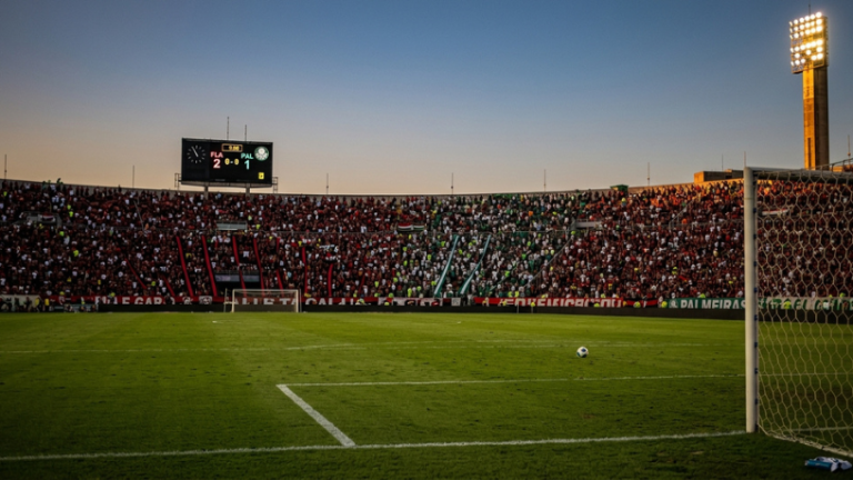 Flamengo retoma liderança do Brasileirão e abre disputa ponto a ponto com Palmeiras na reta final de 2026 Flamengo retoma liderança do Brasileirão e abre disputa ponto a ponto com Palmeiras na reta final de 2026